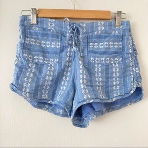 Anthropologie en creme shorts